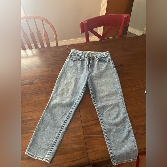 Madewell Mom Jean in Melva Wash - Picture 6 of 8